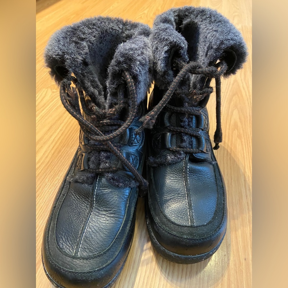Blondo waterproof lace up & zippered black winter ankle boots size 10